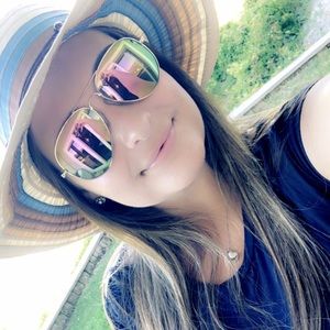 Meet your Posher, Logann